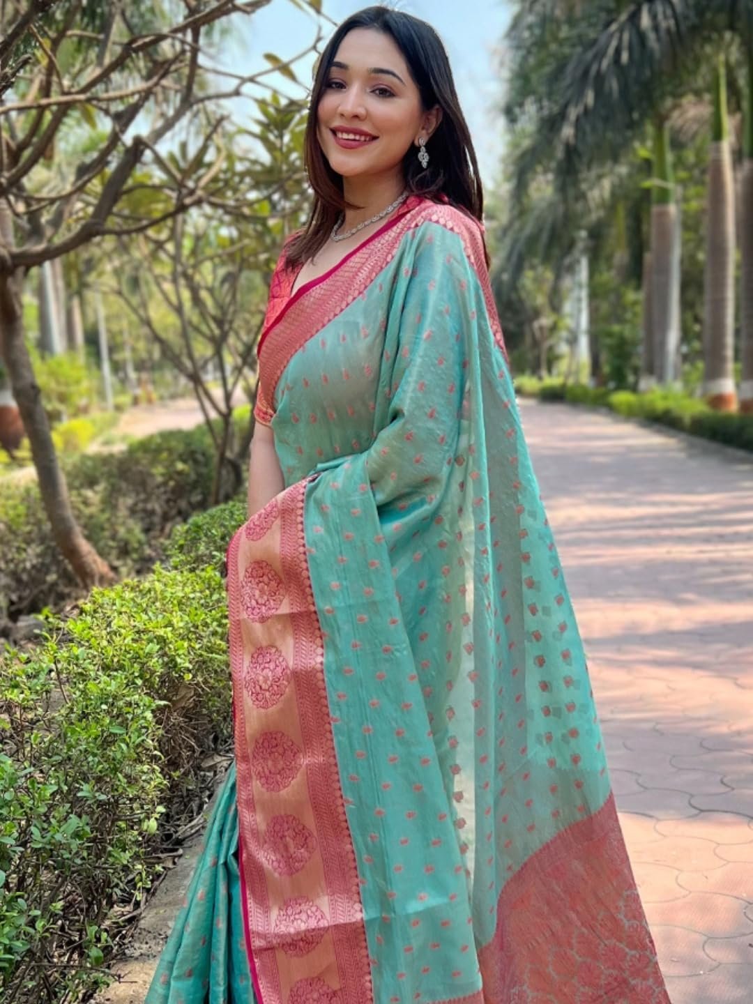 Women's Kanjivaram Designer Soft Silk Sarees With Blouse Piece (Blue)