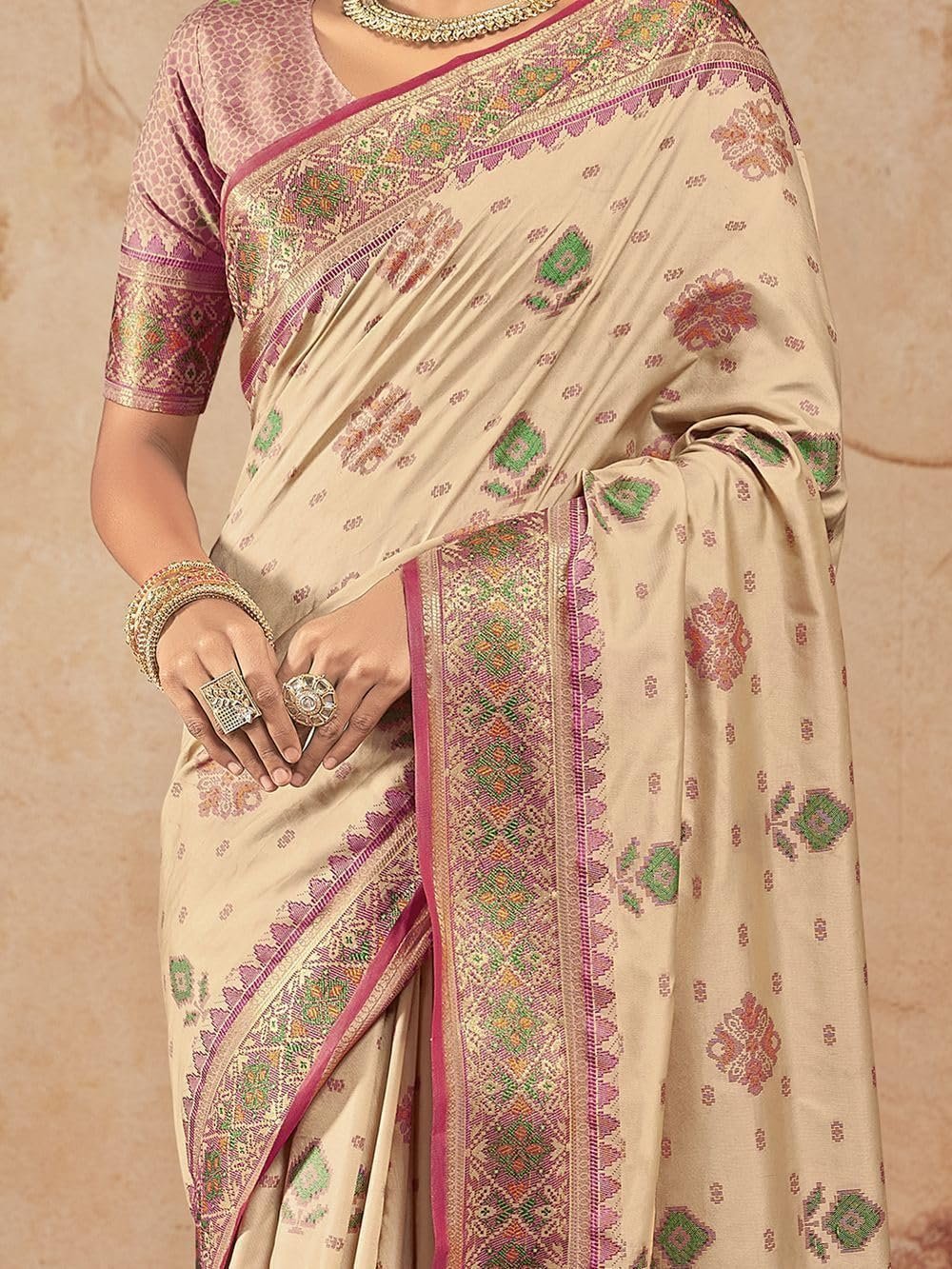 Women's Patola silk saree for Patola festival Wedding silk with rich pallu Design sarees for women with blouse piece (CREAM)