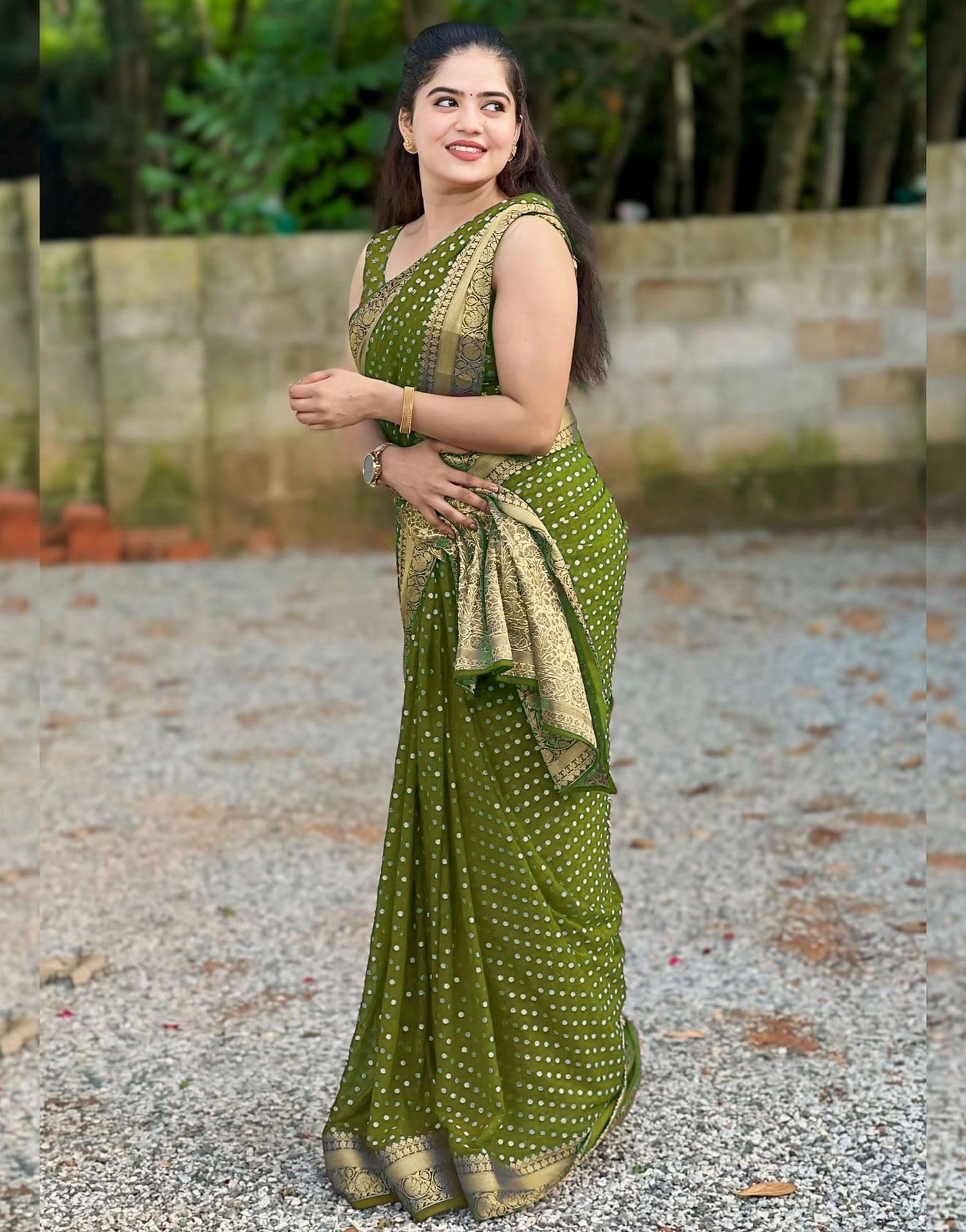 Women's Banarasi Saree Pure Kanjivaram Style Silk Saree With Blouse Piece for Wedding (MEHENDI)