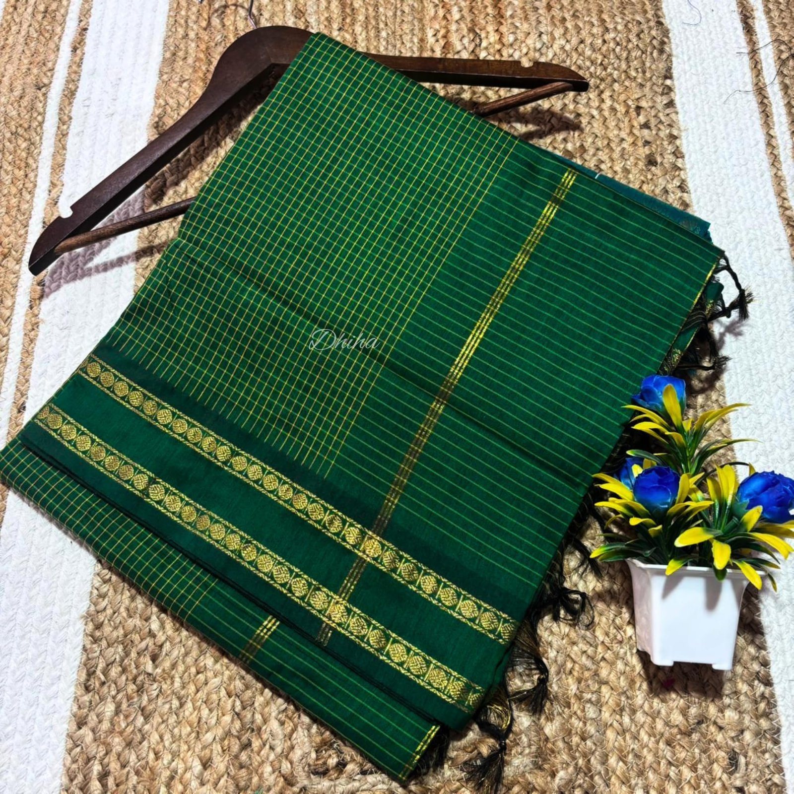 Pure Kalyani Cotton Saree for Women | Aarani Koora Kattam Checked Saree with Zari Border, Tassels & Running Blouse | Kanjivaram Cotton Silk | Handloom Weave (Dark Green Arani)